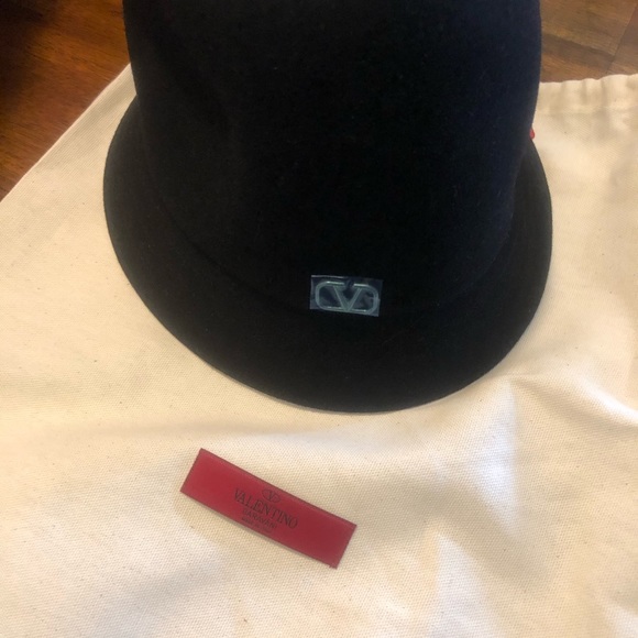 NWT $595 VALENTINO Fur Felt Bucket Hat! - Picture 11 of 16
